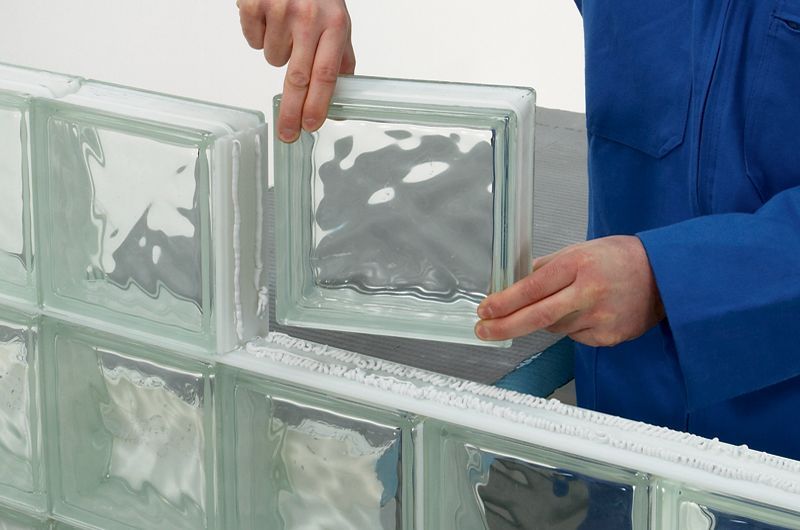 salle-de-bain-douche-italienne-carreau-de-verre-pose