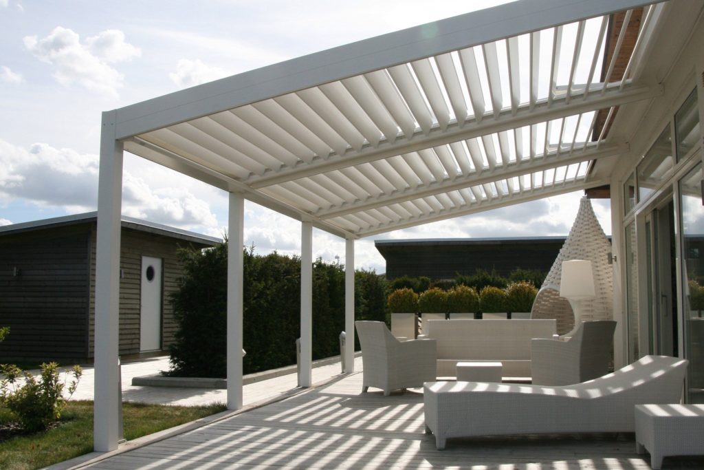 pergola-aluminium-lames-orientables-exterieur