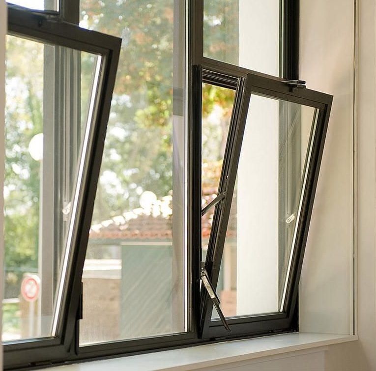 fenetre-a-soufflet-caracteristiques